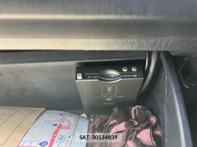 Toyota VITZ 2011-06 7226708-20