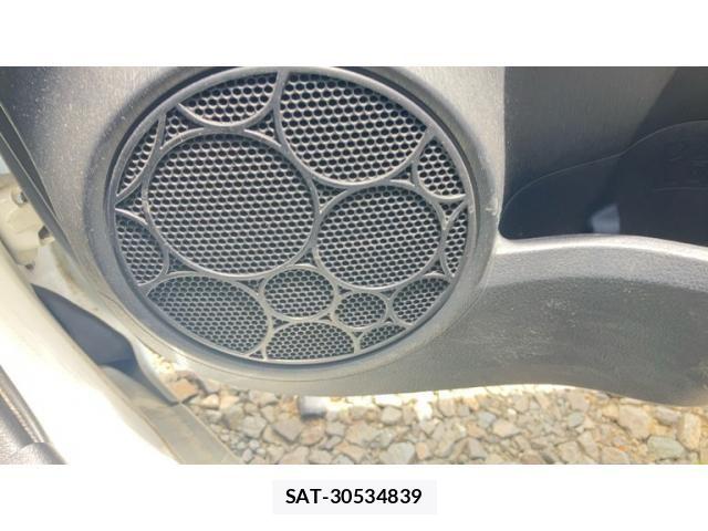 Toyota VITZ 2011-06 7226708-23