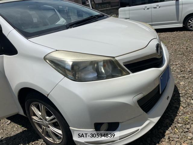 Toyota VITZ 2011-06 7226708-2