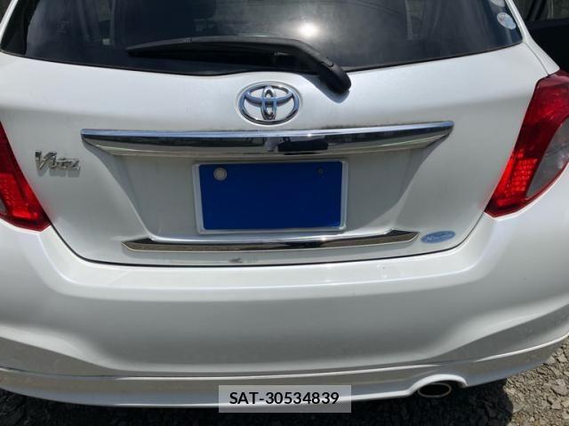 Toyota VITZ 2011-06 7226708-3