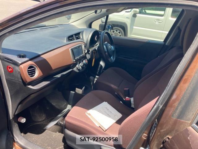 Toyota VITZ 2011-09 7226711-14