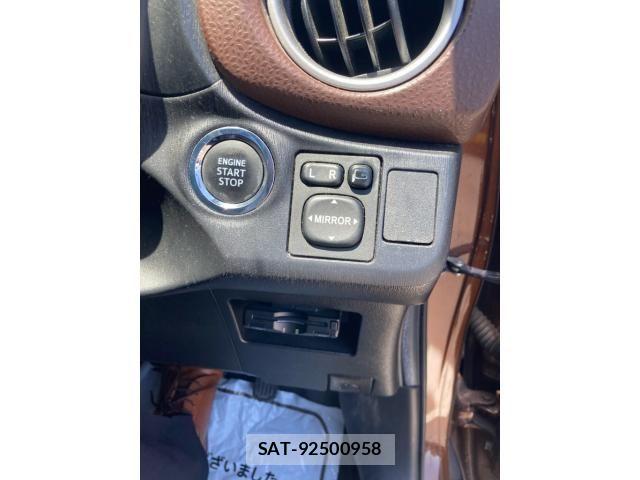 Toyota VITZ 2011-09 7226711-19