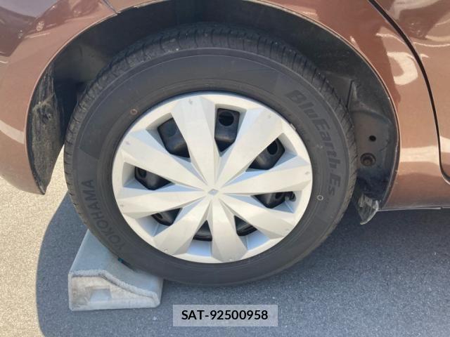 Toyota VITZ 2011-09 7226711-8