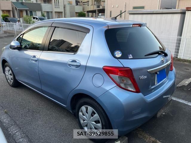 Toyota VITZ 2011-09 7226712-3