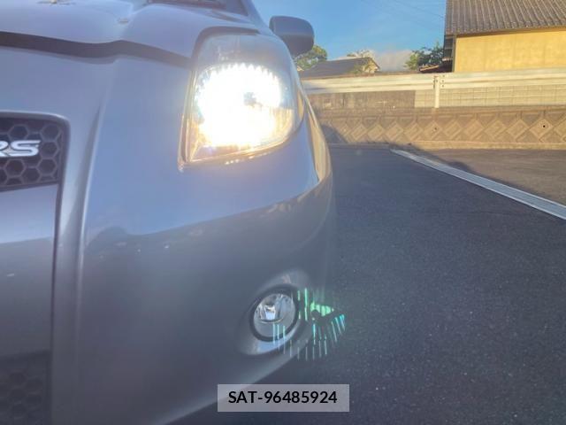 Toyota VITZ 2005-06 7252738-13