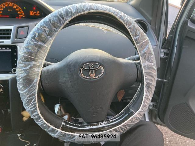 Toyota VITZ 2005-06 7252738-20