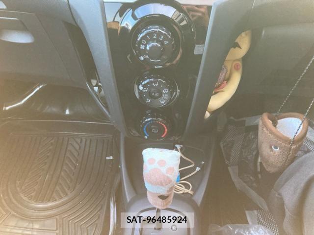 Toyota VITZ 2005-06 7252738-23
