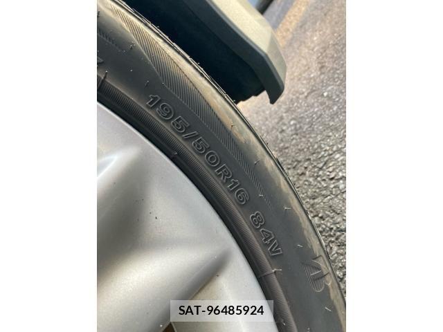 Toyota VITZ 2005-06 7252738-6