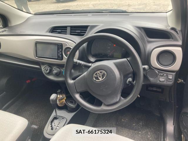 Toyota VITZ 2012-01 7252739-11