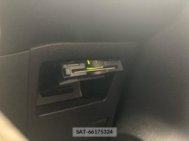 Toyota VITZ 2012-01 7252739-17