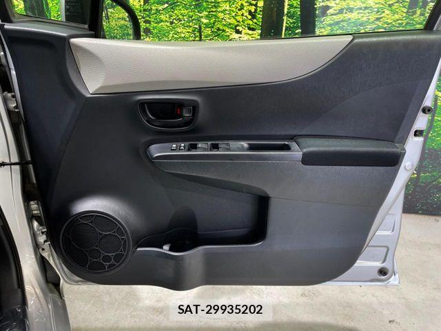 Toyota VITZ 2012-03 7273221-17