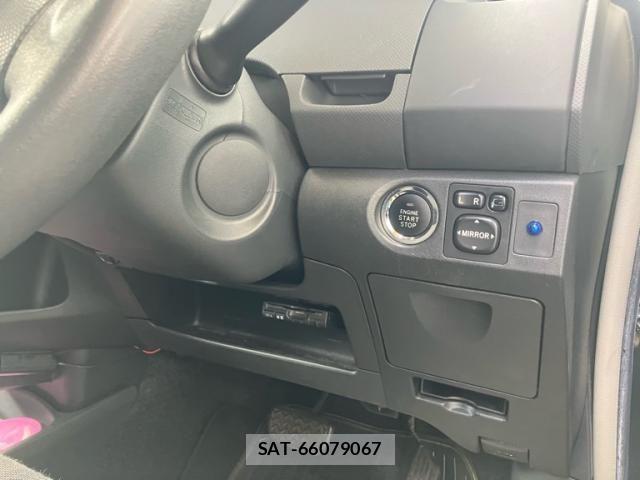 Toyota VITZ 2006-04 7273219-13