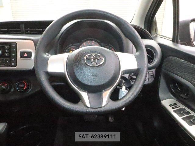 Toyota VITZ 2015-01 7330956-12