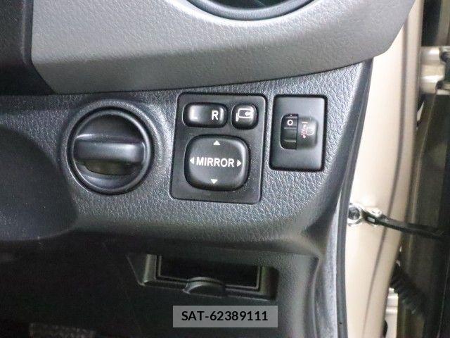 Toyota VITZ 2015-01 7330956-16
