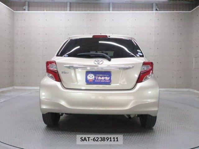 Toyota VITZ 2015-01 7330956-23