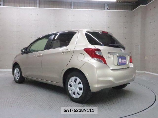 Toyota VITZ 2015-01 7330956-24