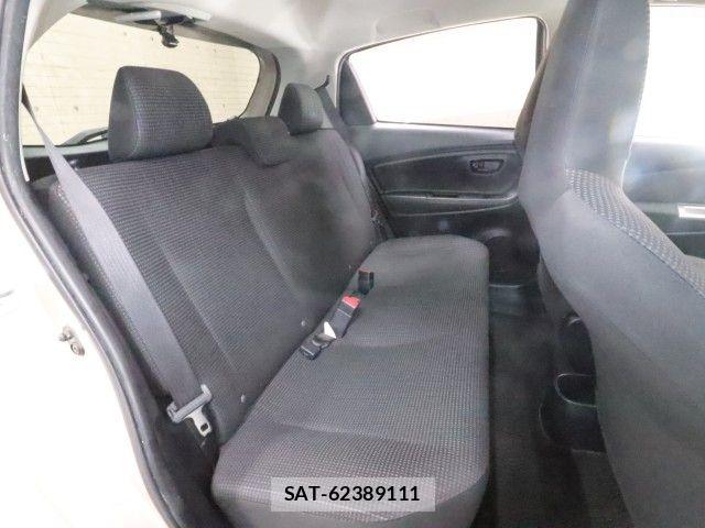 Toyota VITZ 2015-01 7330956-4