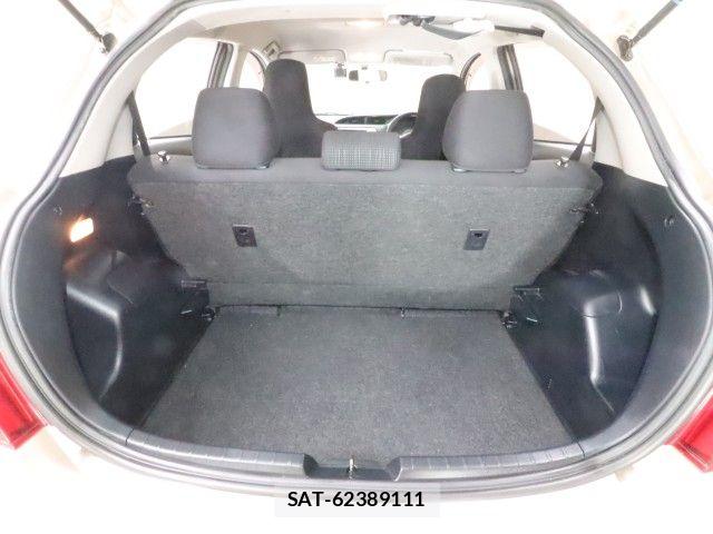 Toyota VITZ 2015-01 7330956-7