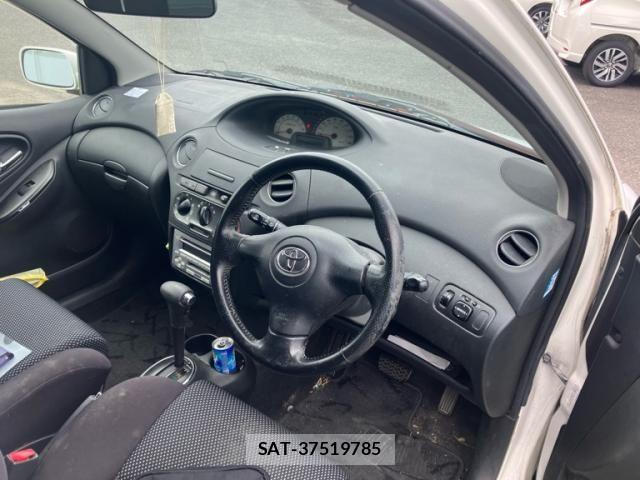 Toyota VITZ 2003-04 7330957-11