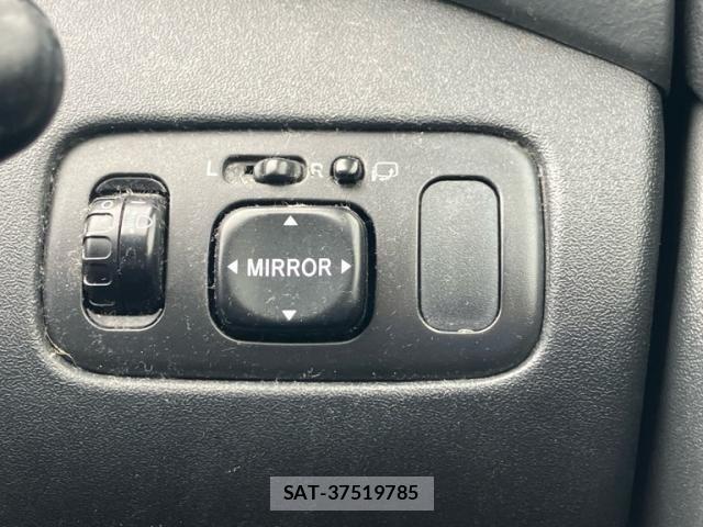 Toyota VITZ 2003-04 7330957-18