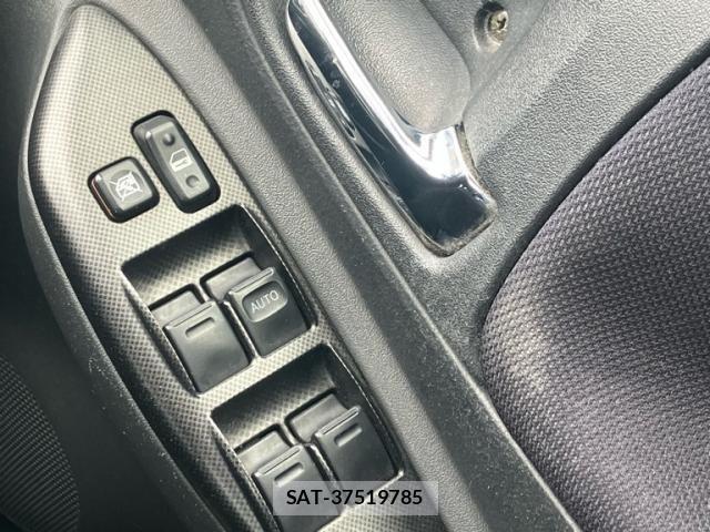 Toyota VITZ 2003-04 7330957-19