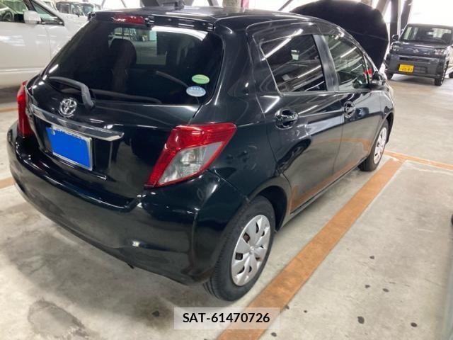 Toyota VITZ 2013-11 7330959-3