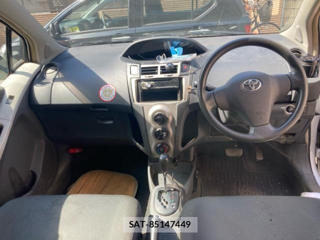 Toyota VITZ 2009-09 7330962-9