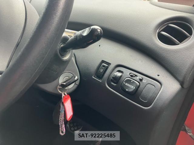 Toyota VITZ 2003-09 7330958-14