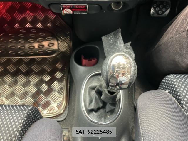 Toyota VITZ 2003-09 7330958-18
