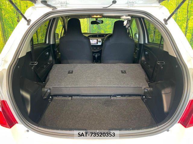 Toyota VITZ 2015-07 7330955-8