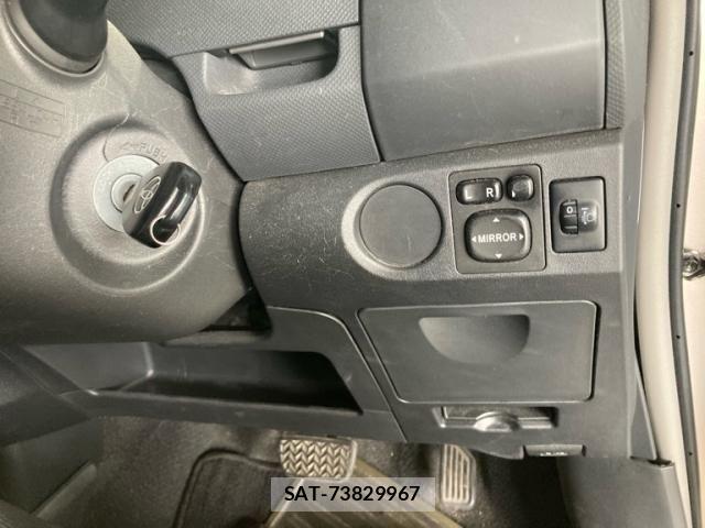 Toyota VITZ 2010-06 7360353-15