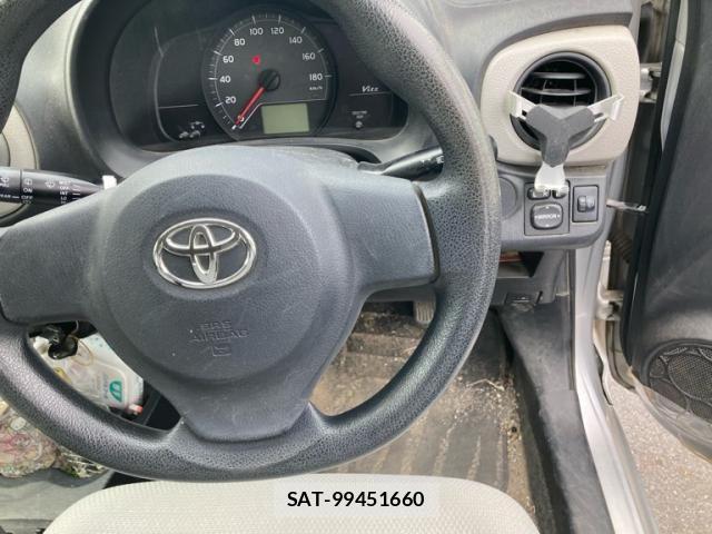 Toyota VITZ 2011-06 7360350-10
