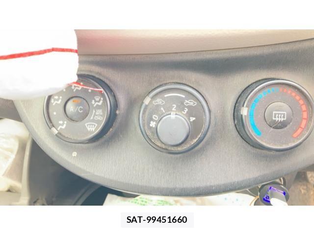 Toyota VITZ 2011-06 7360350-14