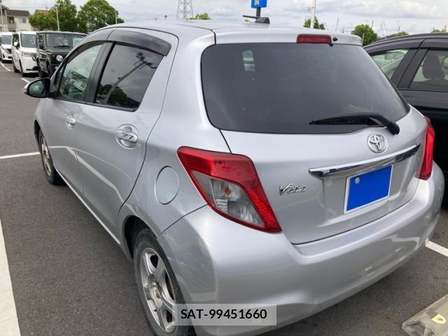 Toyota VITZ 2011-06 7360350-8