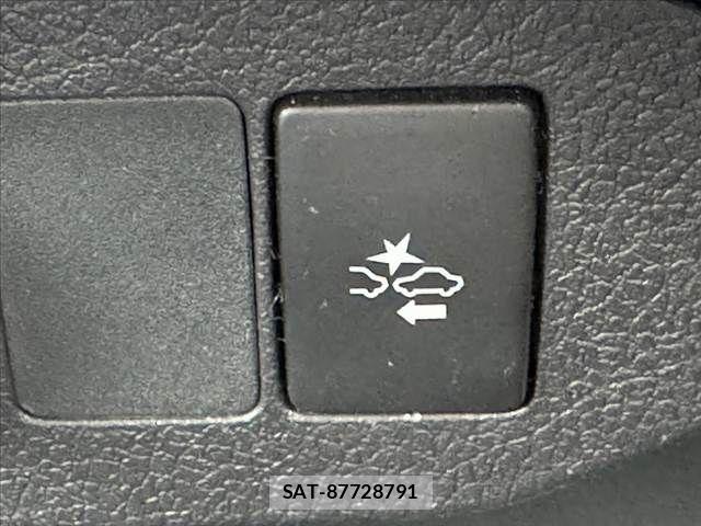 Toyota VITZ 2018-03 7360343-25