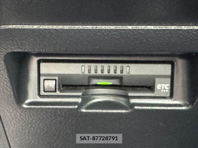 Toyota VITZ 2018-03 7360343-28