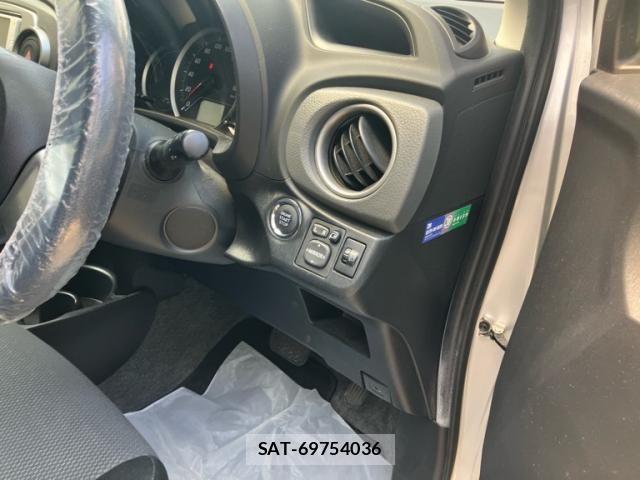 Toyota VITZ 2013-07 7360345-8