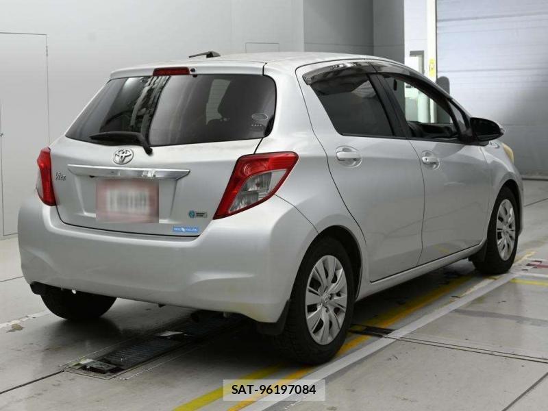 Toyota  2012-03 7353011-1