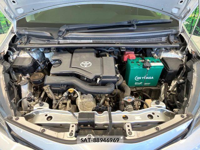 Toyota VITZ 2015-01 7360344-17