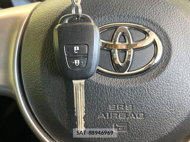 Toyota VITZ 2015-01 7360344-5