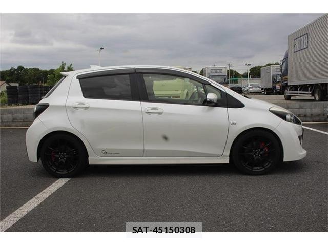 Toyota VITZ 2015-09 7394694-13