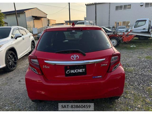 Toyota VITZ 2015-02 7394697-12