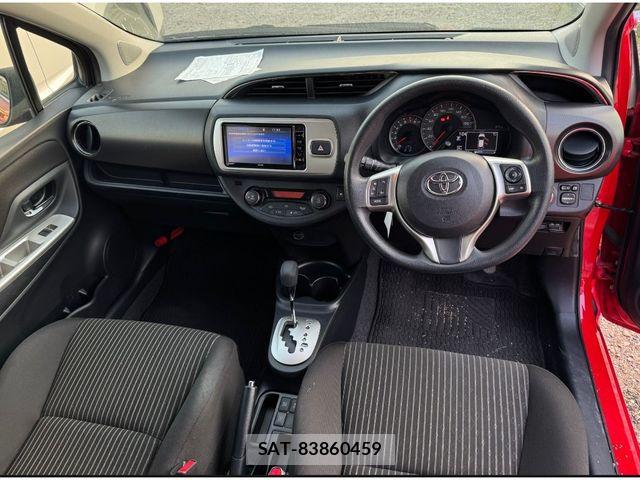 Toyota VITZ 2015-02 7394697-16
