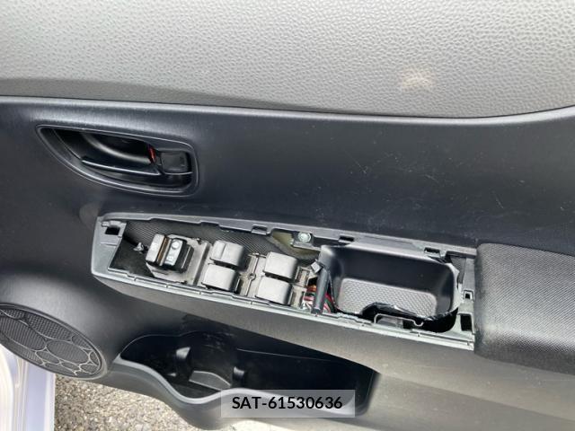 Toyota VITZ 2013-02 7394703-15