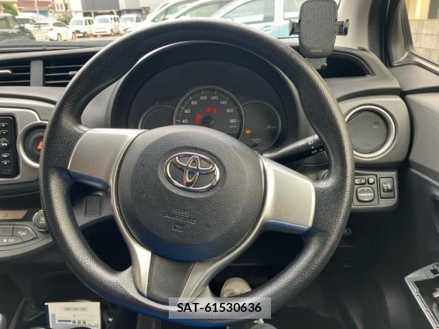 Toyota VITZ 2013-02 7394703-17