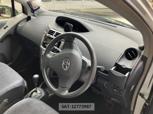 Toyota VITZ 2009-07 7458670-9