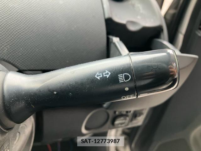 Toyota VITZ 2009-07 7458670-14