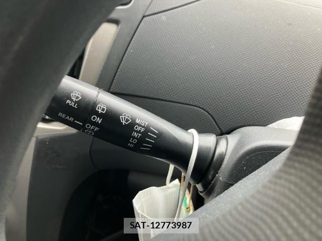 Toyota VITZ 2009-07 7458670-15