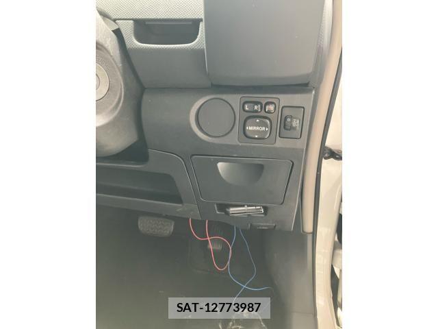 Toyota VITZ 2009-07 7458670-16