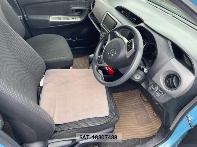 Toyota VITZ 2015-03 7458661-15